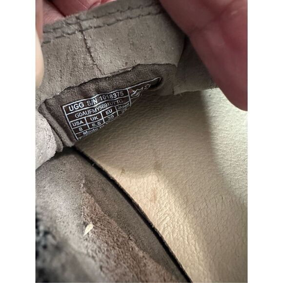 UGG Women's S/N 1018375 Adley Perf Slip-on Loafer Flats Gray & Tan Size 8 - Picture 6 of 6